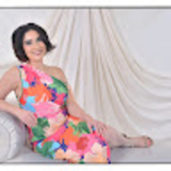 Meet your Posher, Pamela - Picture 1 of 1